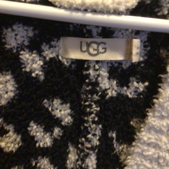 UGG Cardigan NWOT - Picture 4 of 4